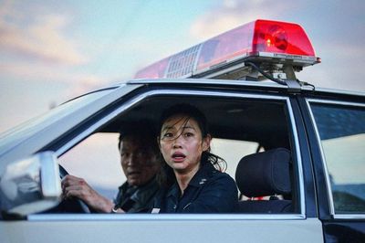 'Hope' liệu có vượt qua được 'The King's Warden'?