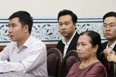 Thêm nhiều tình tiết mới ở phiên tòa tranh chấp tài sản của diễn viên Đức Tiến