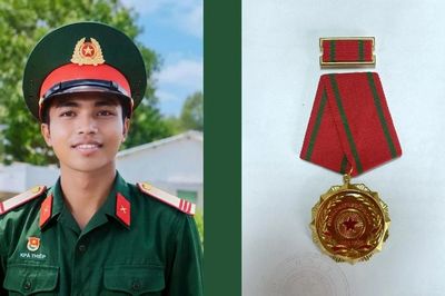 Truy tặng Huân chương Dũng cảm cho chiến sĩ hy sinh khi cứu hai người dân