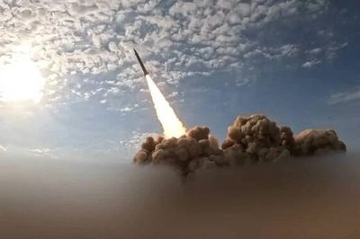 Mỹ - Iran bất ngờ dừng tấn công sau gần hai tuần