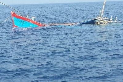 Sau vụ chìm tàu 3 người mất tích, thêm một tàu cá Quảng Ngãi khác cùng 38 ngư dân bị hỏng bánh lái ở Trường Sa