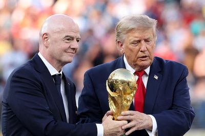 IOC từ chối điều tra Chủ tịch FIFA Infantino trong bê bối liên quan đến Tổng thống Trump