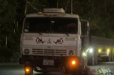 Ô tô đầu kéo tông xe đạp điện, nữ sinh 14 tuổi tử vong