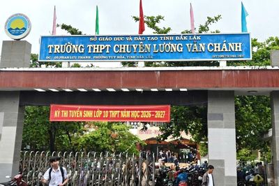 Hiệu trưởng lý giải thí sinh 3 điểm/môn đỗ lớp 10 Trường THPT Chuyên Lương Văn Chánh