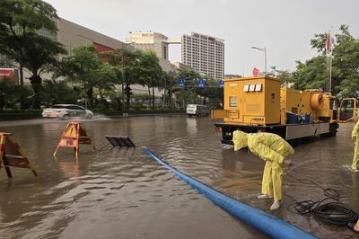 Chi hàng nghìn tỷ chống ngập: Bao giờ Hà Nội hết 'dềnh nước'?