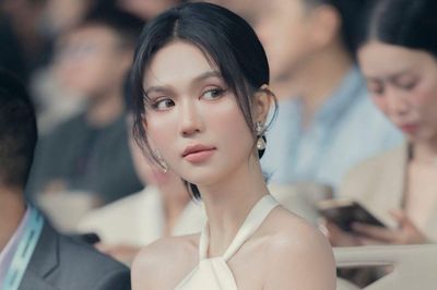 Ngọc Trinh tuyên bố thẳng về người âm thầm ở cạnh gần 10 năm