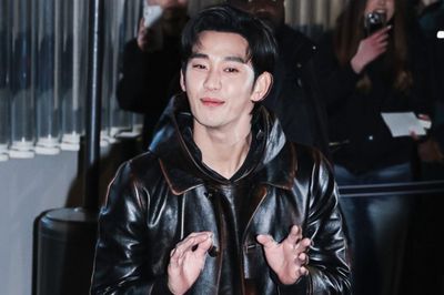 Khán giả làm điều đặc biệt khi Kim Soo Hyun quay trở lại