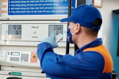 Giá xăng dầu hôm nay 25/7: Quay đầu giảm