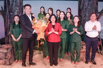 Chủ tịch UBTƯ MTTQ Việt Nam Bùi Thị Minh Hoài dự Chương trình 'Huyền thoại tuổi thanh xuân'