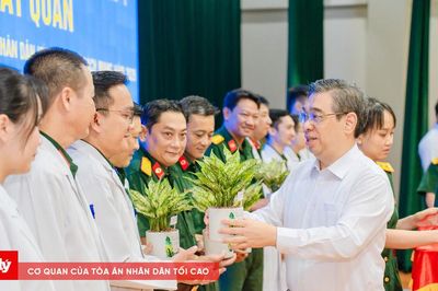 Ra quân khám, cấp thuốc miễn phí tại các vùng căn cứ cách mạng