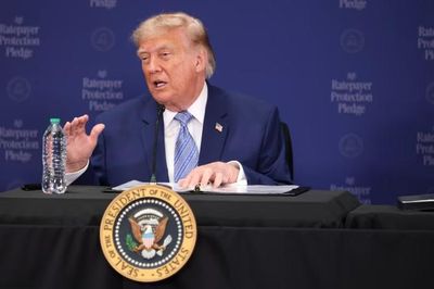 Tổng thống Donald Trump dọa áp thêm thuế với EU