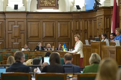 Latvia cấm nhập khẩu sách, báo và trò chơi điện tử từ Nga, Belarus