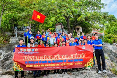 Phường Tây Nha Trang phối hợp tổ chức dâng hương tại Địa điểm lưu niệm Tàu C235