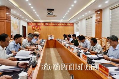 UBND tỉnh: Phiên họp chuyên đề tháng 7 (lần 2)