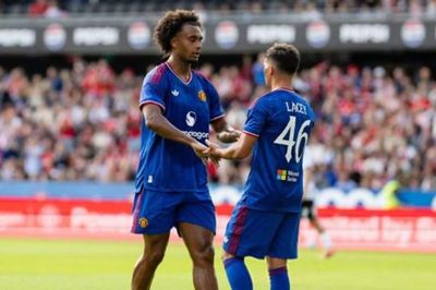 Zirkzee lập siêu phẩm, dàn sao trẻ Man Utd đè bẹp Rosenborg 5-0