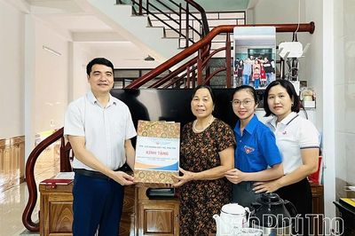 TYM Chi nhánh Việt Trì, Phú Thọ tặng quà gia đình chính sách nhân kỷ niệm Ngày Thương binh - Liệt sĩ 27/7