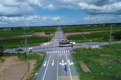 Thông xe 15km đường ven sông Tiền ở Đồng Tháp