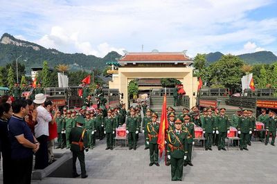 Tuyên Quang tổ chức đưa hài cốt liệt sĩ về nghĩa trang Vị Xuyên