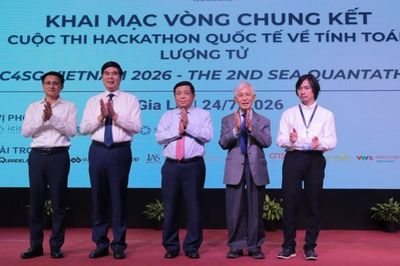 Gần 100 thí sinh vào chung kết cuộc thi hackathon tính toán lượng tử