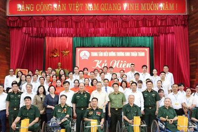 Tháng tri ân và mệnh lệnh từ trái tim