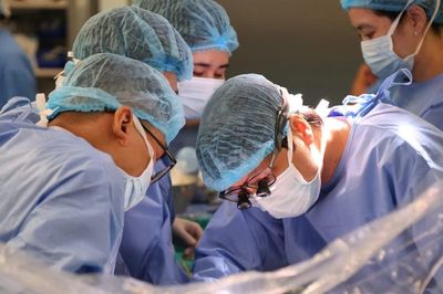Nam thanh niên 9 lần thay huyết tương được ghép gan để hồi sinh sự sống