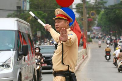 Phân luồng giao thông phục vụ chương trình 'Đi tìm đồng đội – Sao sáng dẫn đường'