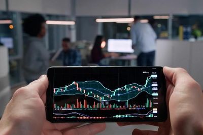 VN-Index mất hơn 100 điểm sau một tuần biến động