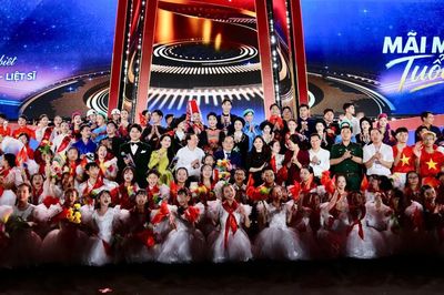Chương trình nghệ thuật 'Mãi mãi tuổi 20' lan tỏa lòng yêu nước, niềm tự hào dân tộc