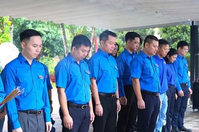 Tuổi trẻ Kiểm toán nhà nước dâng hương tri ân các anh hùng liệt sĩ