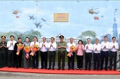 Khánh thành công trình bích họa Việt Nam tươi đẹp thứ 22 – Bản hùng cả của 34 tỉnh, thành