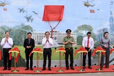 Công an TPHCM: Khánh thành công trình bích họa Việt Nam tươi đẹp thứ 22 – Bản hùng ca của 34 tỉnh, thành