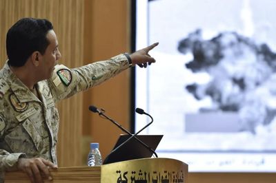Ả Rập Xê-út tập kích vị trí của lực lượng Houthi ở Yemen khi xung đột leo thang