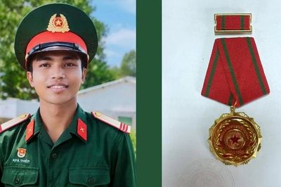 Truy tặng Huân chương Dũng cảm cho chiến sĩ hy sinh khi cứu 2 người bị điện giật