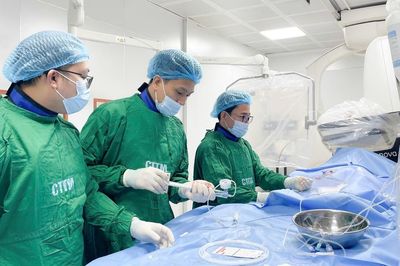 Làm chủ kỹ thuật can thiệp mạch máu não, Bệnh viện ĐKTP Vinh mở thêm cơ hội sống cho người bệnh đột quỵ
