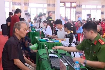 'Chiến dịch' đặc biệt của Công an Hà Nội và hành trình tri ân các anh hùng, liệt sĩ