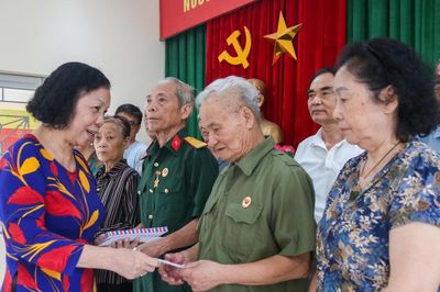 Hà Nội: Tri ân những người có công với cách mạng