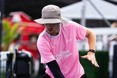 Chiếc mũ gây chia rẽ giới pickleball
