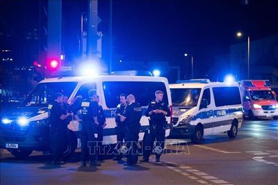 Đức mở chiến dịch truy tìm nghi phạm sau vụ xe lao vào đám đông ở Berlin