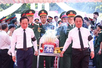 Lễ truy điệu và an táng 34 hài cốt liệt sĩ tại Nghĩa trang liệt sĩ Quốc gia Vị Xuyên
