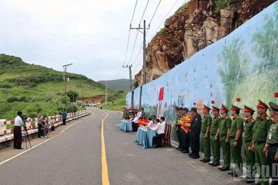 Độc đáo, ấn tượng tranh bích họa 'Việt Nam hợp nhất' ở Côn Đảo