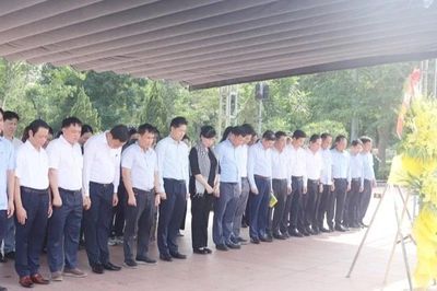 Bộ trưởng Y tế tri ân các Anh hùng liệt sĩ tại Quảng Trị
