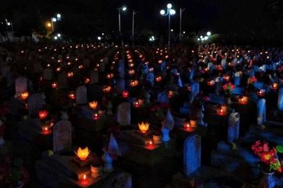 Lễ thắp nến tri ân tại Nghĩa trang Liệt sĩ Việt-Lào
