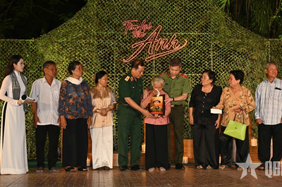 Tri ân từ những di ảnh phục dựng