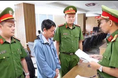 Nguyên chuyên viên Phòng Giáo dục và Đào tạo vi phạm quy định về đấu thầu bị khởi tố
