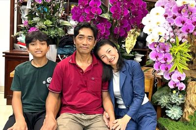 Tựa vào nhau đi qua dông bão