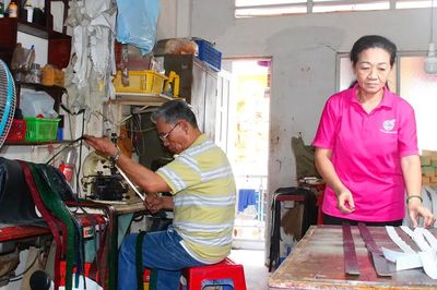 Những người vợ tần tảo