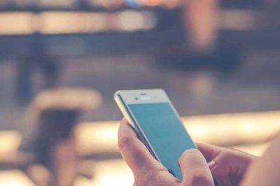 Giảm 15 phút lướt mạng mỗi ngày giúp cải thiện sức khỏe thần kỳ
