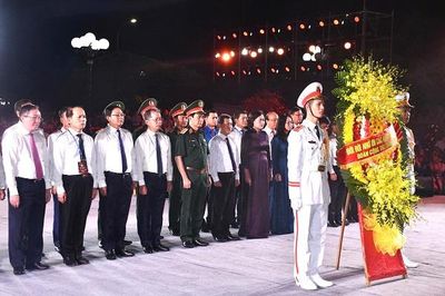 Bộ trưởng Bộ Tư pháp Hoàng Thanh Tùng dự cầu truyền hình 'Sao sáng dẫn đường' tại Quảng Trị