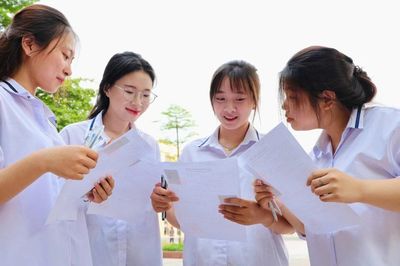 Bộ GD&ĐT lý giải việc tiếp tục giữ kỳ thi tốt nghiệp THPT