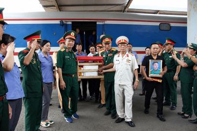 Những chuyến tàu nghĩa tình đã đưa 97 hài cốt liệt sĩ về quê hương